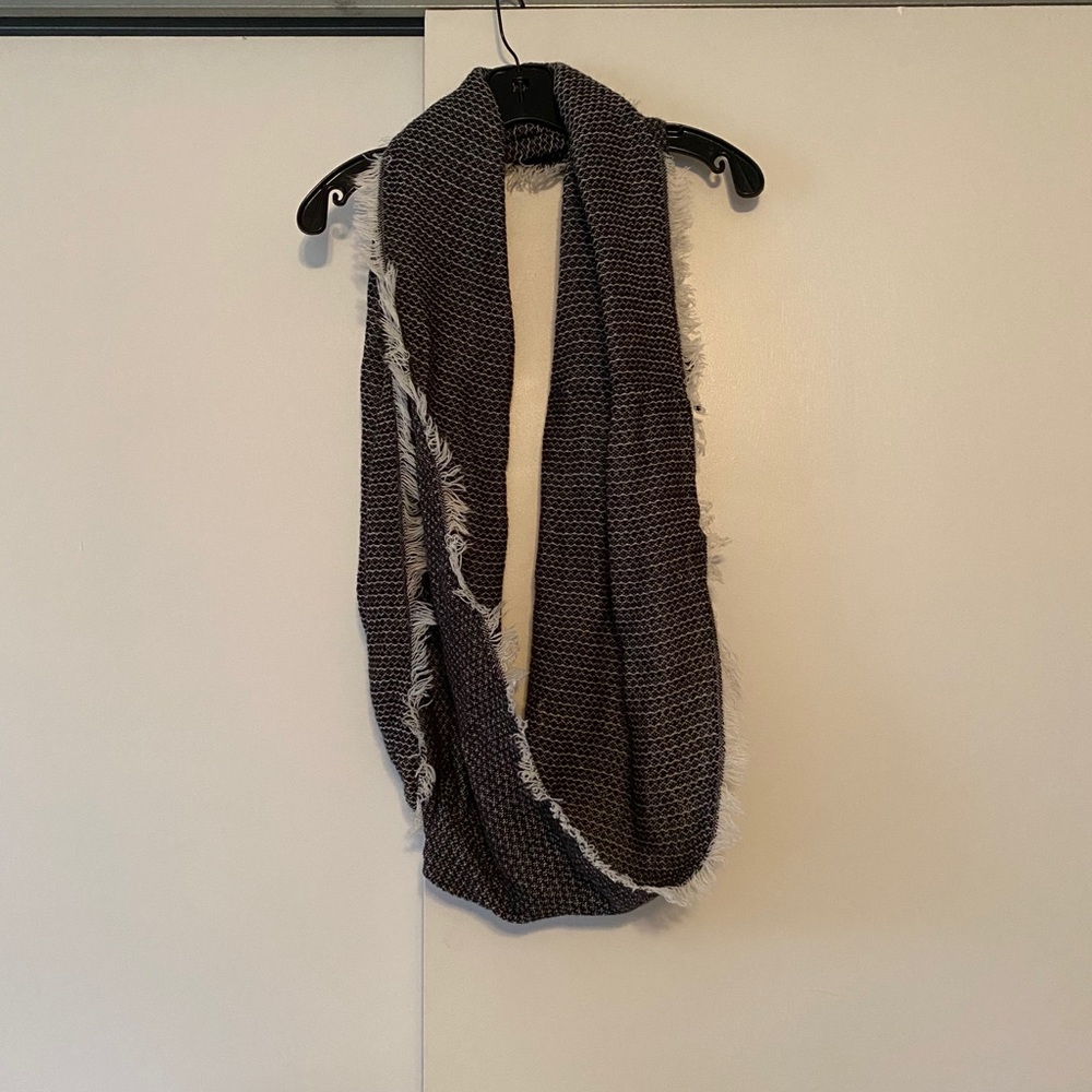 Scarf - Picture 2 of 4